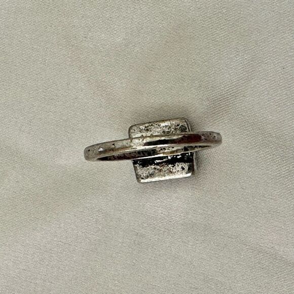 Black square silver tone ring - Picture 3 of 10